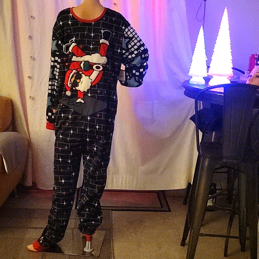 Holiday onesie size large. Battery needs to be exchanged